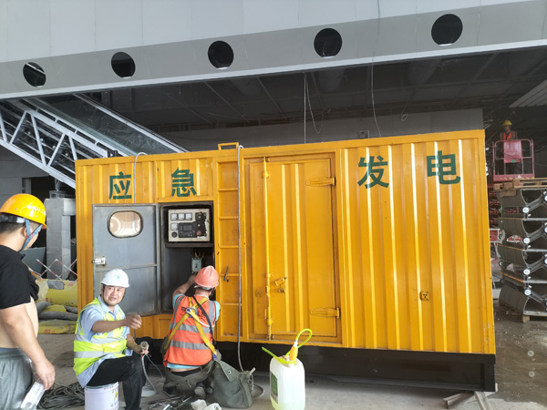 柳州怎样判断空气滤清器是否需要更换？